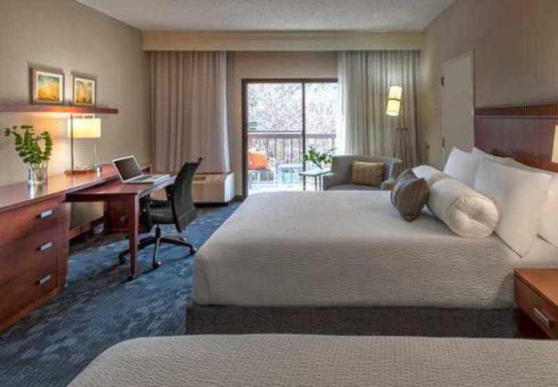 Courtyard Dallas Addison Midway Zewnętrze zdjęcie