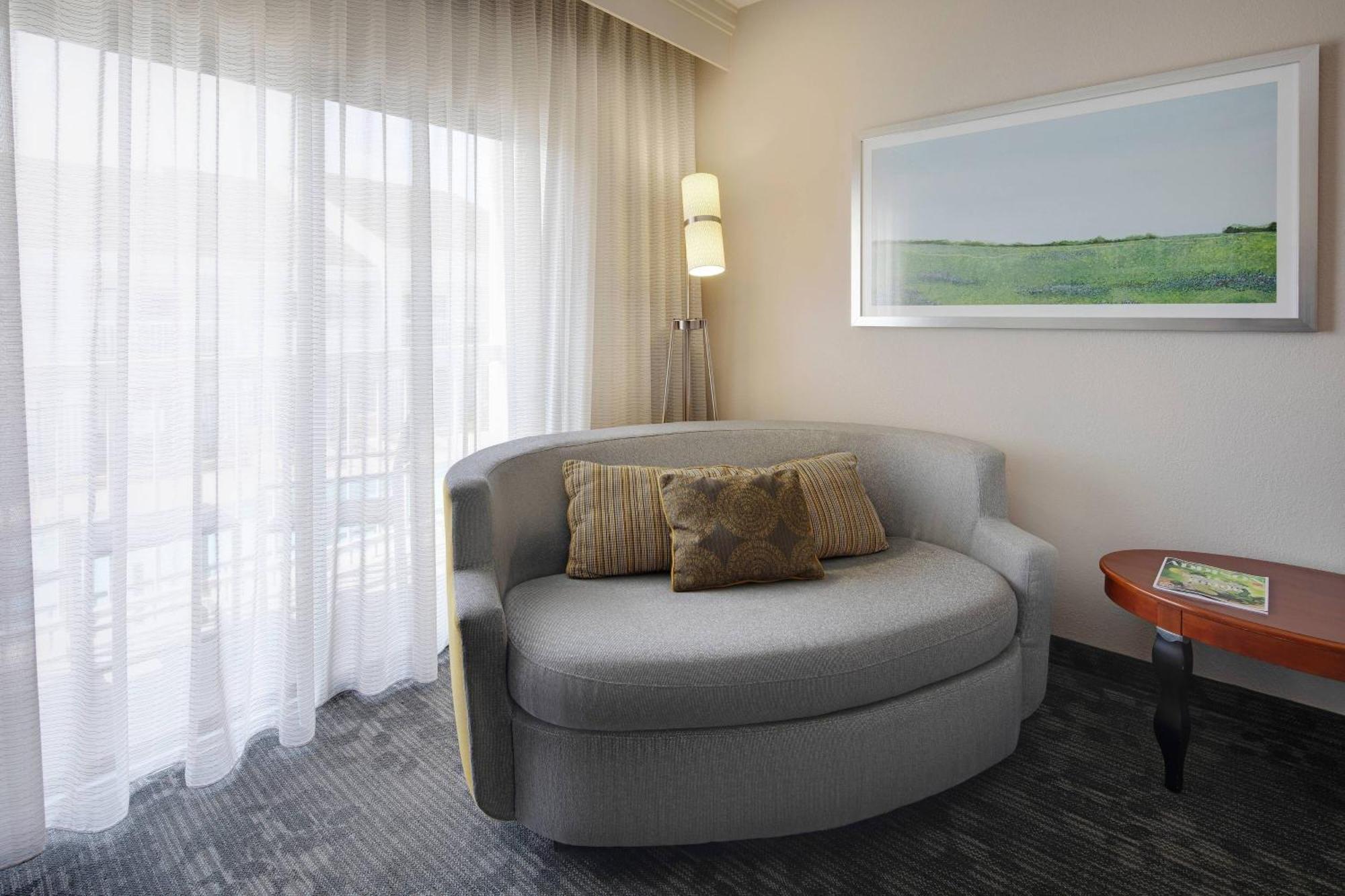 Courtyard Dallas Addison Midway Zewnętrze zdjęcie