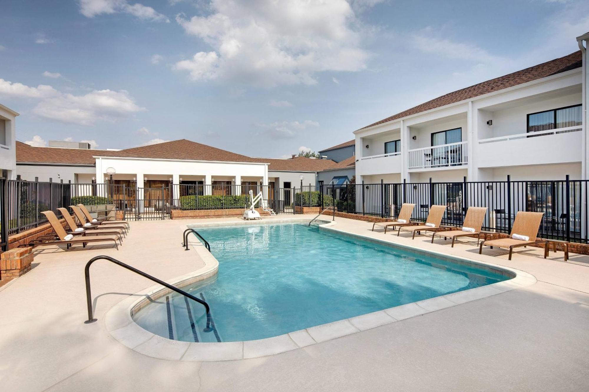 Courtyard Dallas Addison Midway Zewnętrze zdjęcie