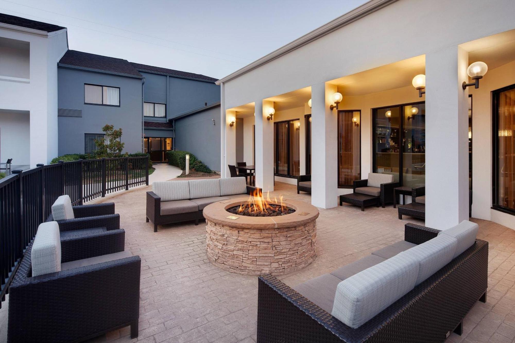 Courtyard Dallas Addison Midway Zewnętrze zdjęcie
